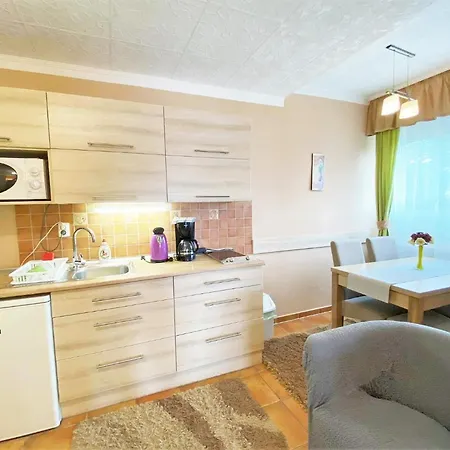 Siesta - Buekfuerdo Apartman Bük