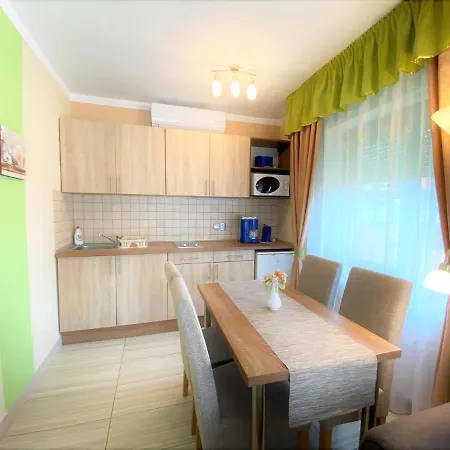 Siesta - Buekfuerdo Apartman